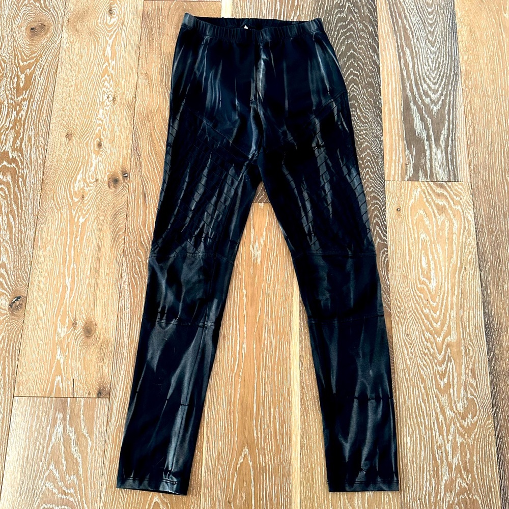 SPARKLE & FADE by Urban Outfitters, black & taupey gray Moto leggings. Size S.